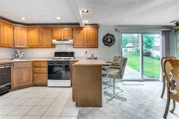 53 Elizabeth Road Billerica, MA 01821 - Photo 11 of 28 Gallery Image 11