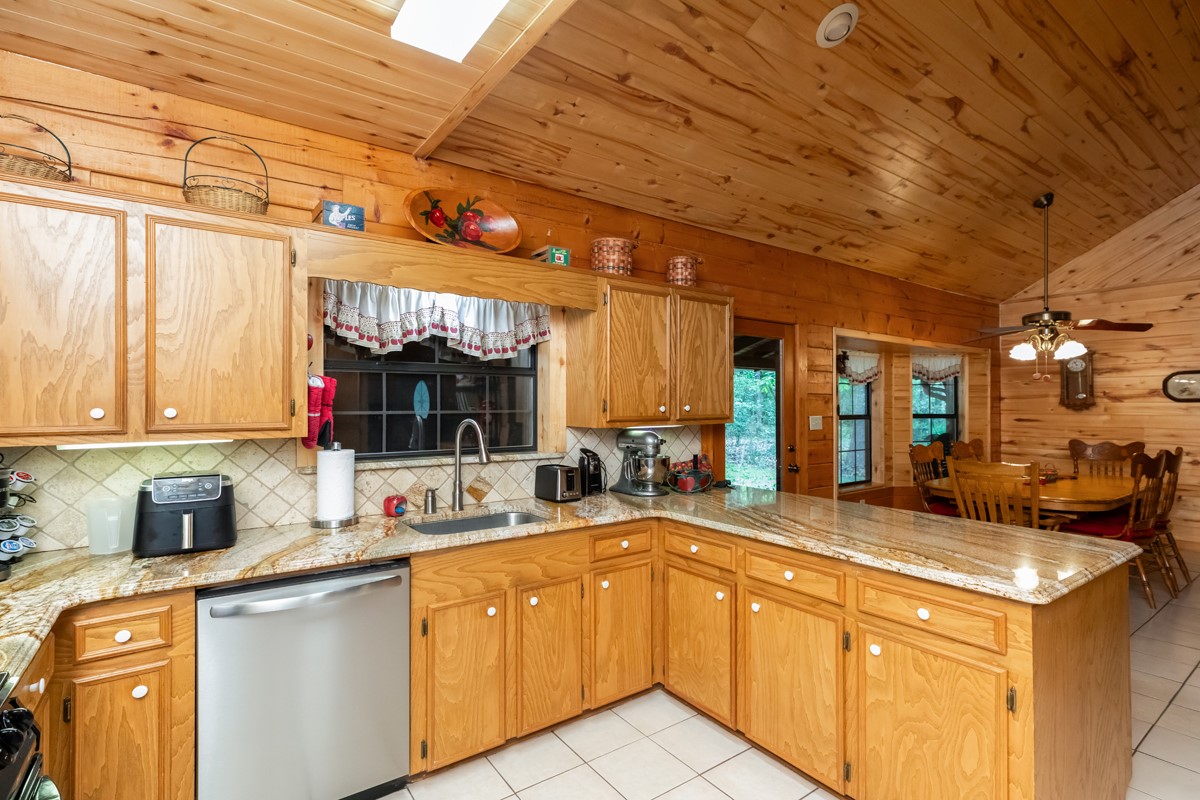4864 Hob Warren Road Sour Lake, TX 77659 - Photo 13 of 36