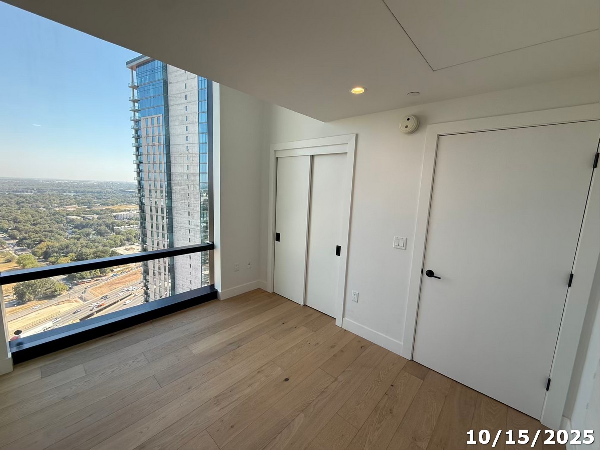 70 Rainey Street, Unit 2907 Austin, TX 78701 - Photo 9 of 15 a view of an empty room with window
