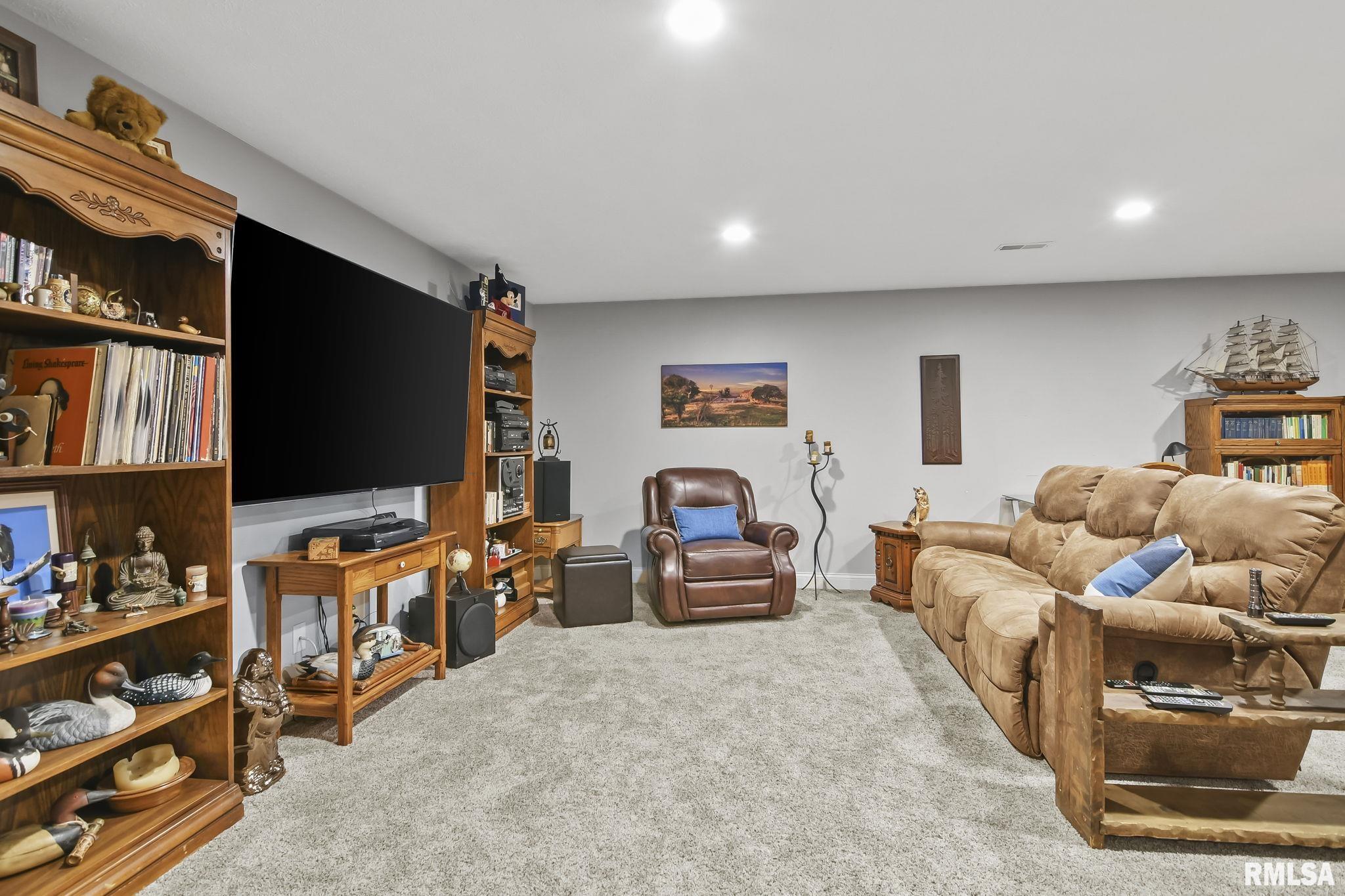 3207 Lakemere Drive Springfield, IL 62711 - Photo 28 of 37