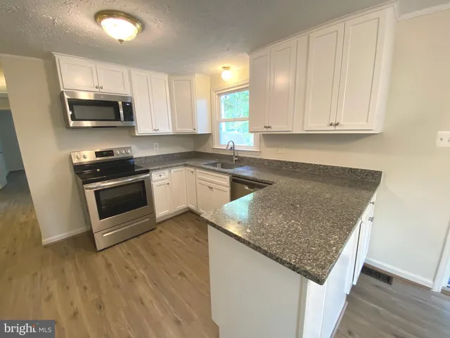 $1,950 | 611 Yorktown Boulevard, Locust Grove, VA 22508