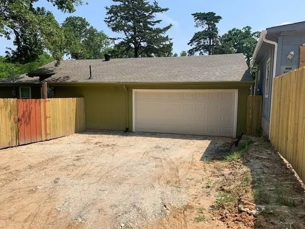 $1,500 | 12046 Center Street, Unit 200, Quinlan, TX 75474