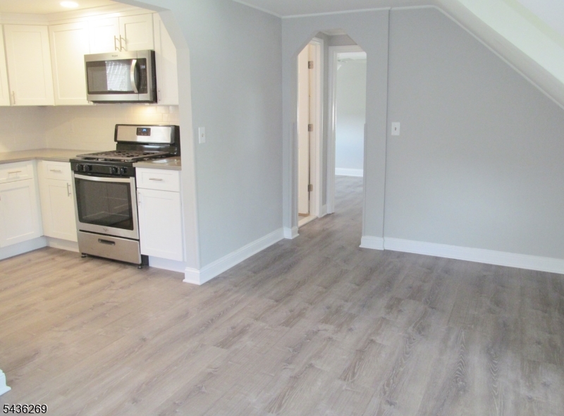 11 Meehan Avenue Raritan, NJ 08869 - Photo 9 of 10