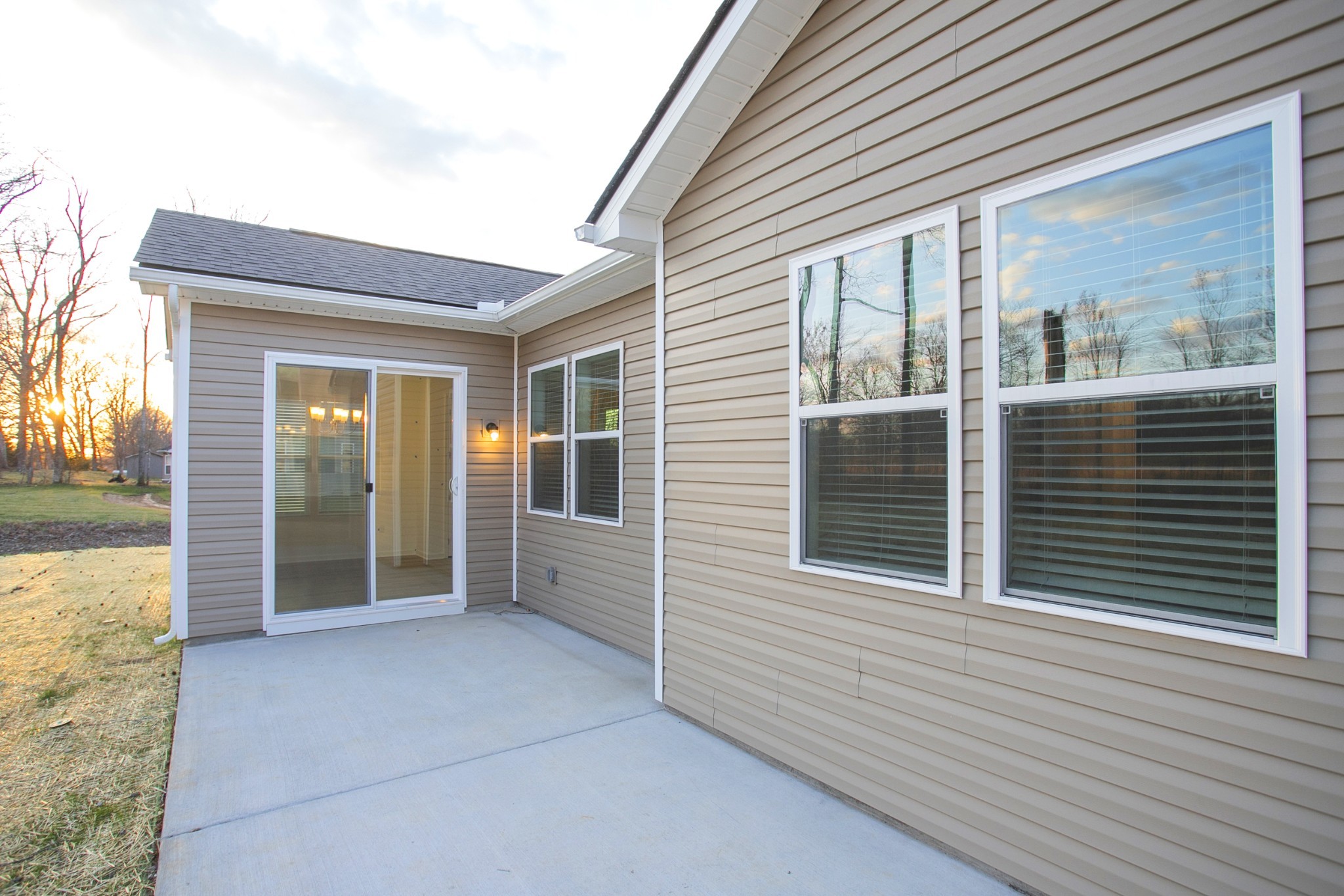 306 Hickory Pointe Drive Dickson, TN 37055 - Photo 4 of 36 a view of front door and porch