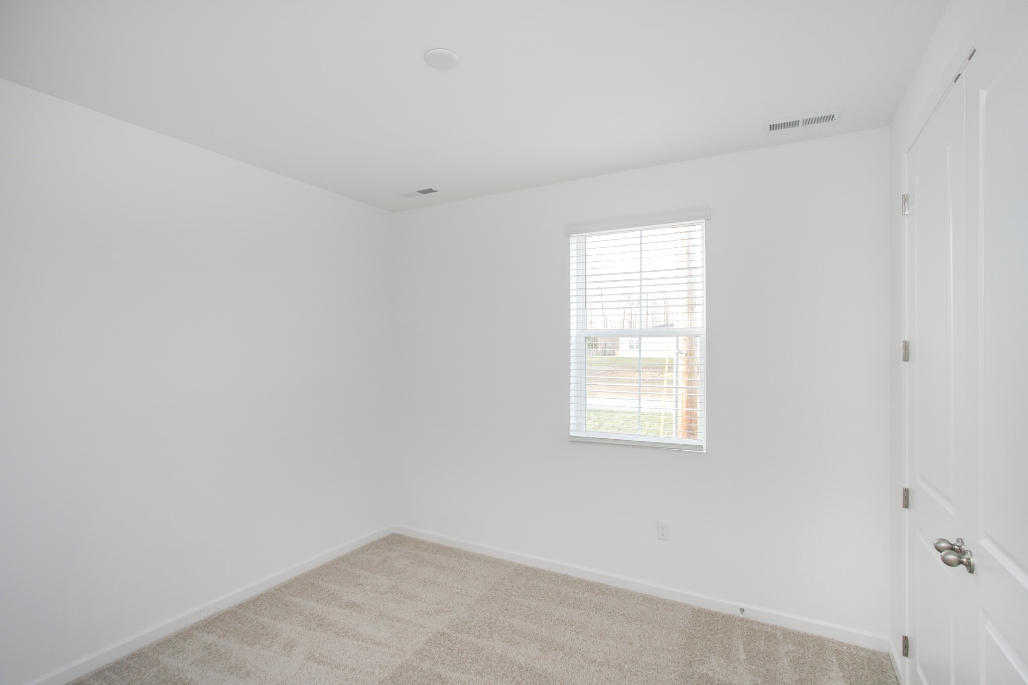 306 Hickory Pointe Drive Dickson, TN 37055 - Photo 10 of 36 an empty room with a window
