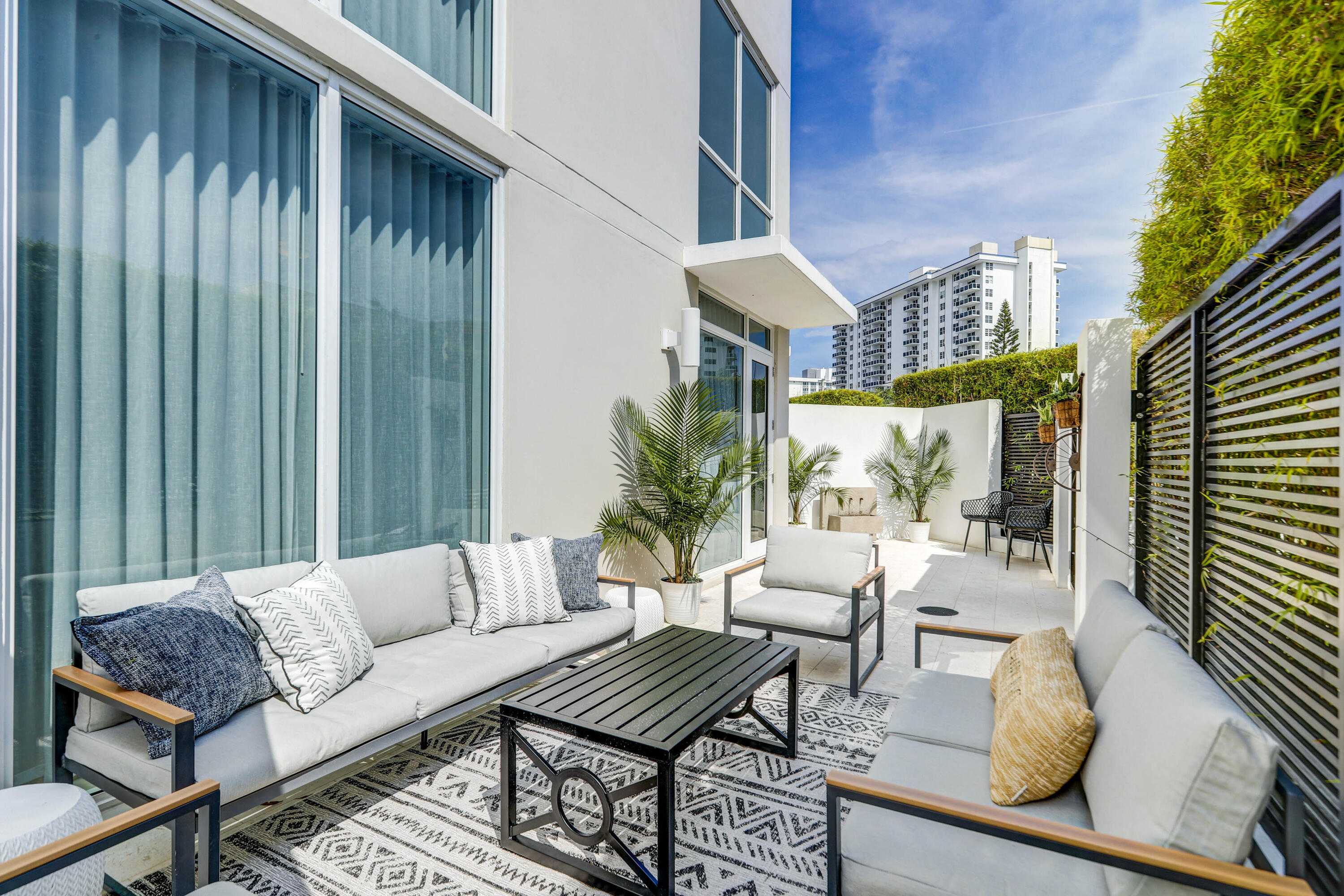 401 North Birch Road, Unit TH3 Fort Lauderdale, FL 33304 - Photo 33 of 49 a outdoor living with furniture
