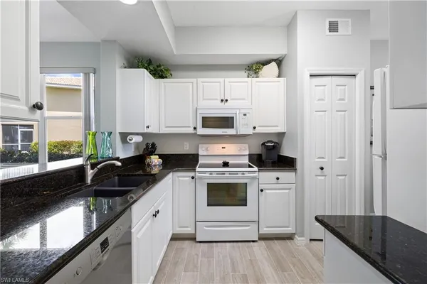 $7,500 | 2295 Carrington Court, Unit 1104, Naples, FL 34109