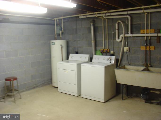 18802 Rolling Road Hagerstown, MD 21742 - Photo 21 of 26 Laundry Area 1