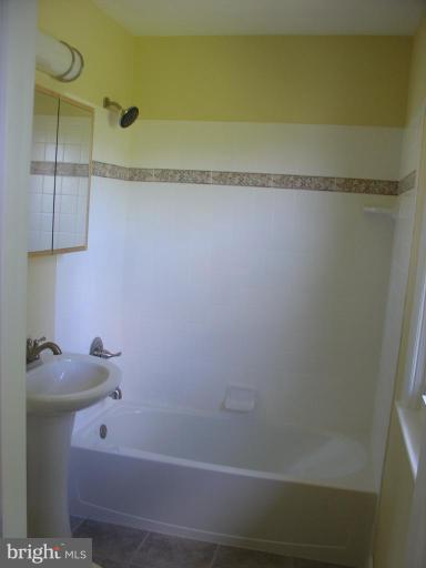 18802 Rolling Road Hagerstown, MD 21742 - Photo 10 of 26 Bath #2