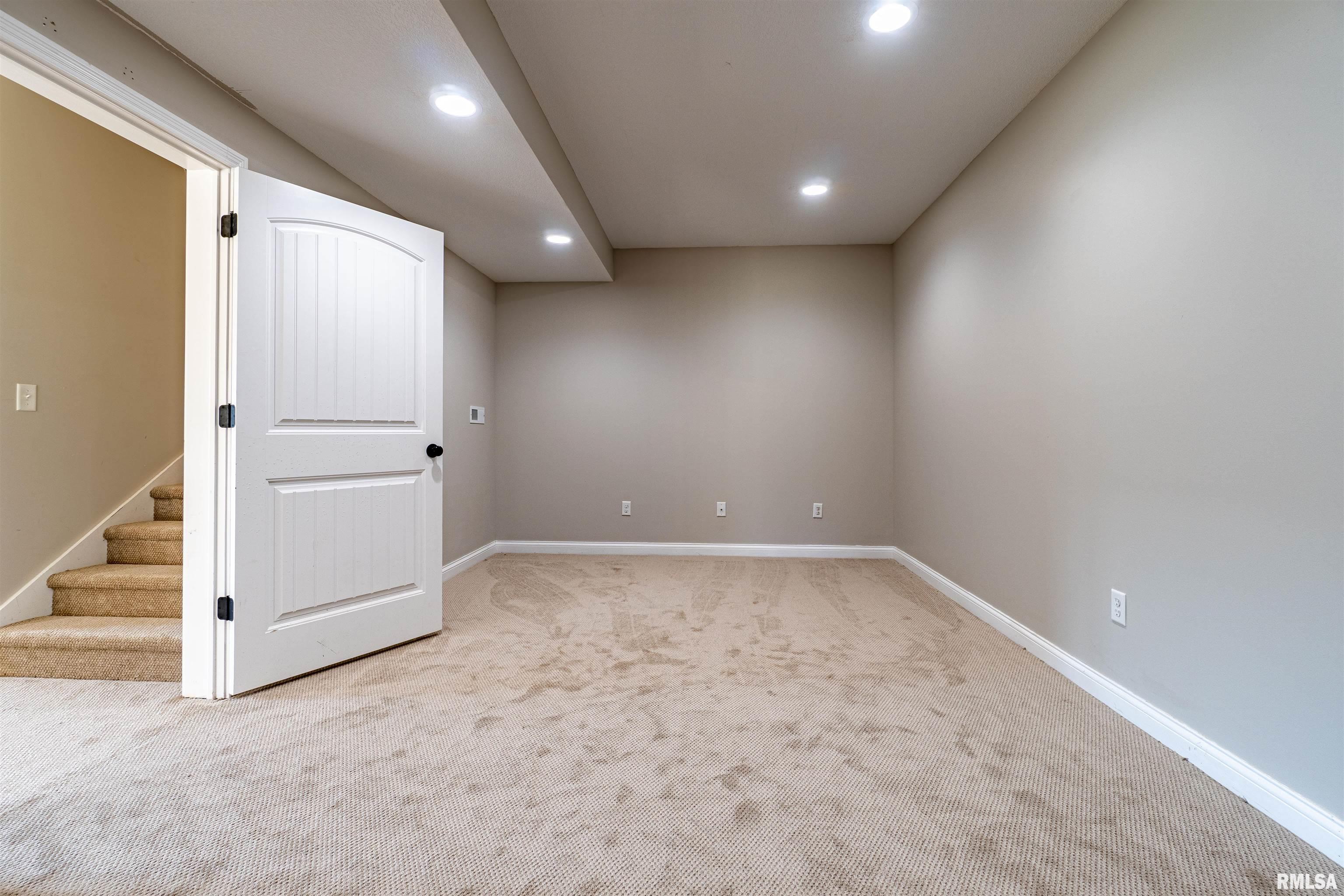 1301 Hampton Road Washington, IL 61571 - Photo 48 of 63 Gallery Image 48
