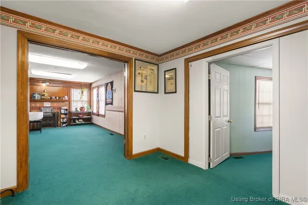 $385,000 | 1302 East 10th Street, Jeffersonville, IN 47130