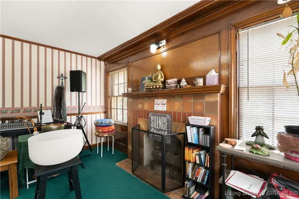 $385,000 | 1302 East 10th Street, Jeffersonville, IN 47130