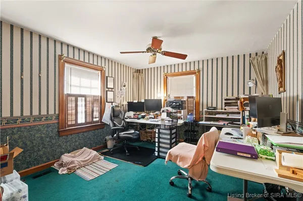 $385,000 | 1302 East 10th Street, Jeffersonville, IN 47130