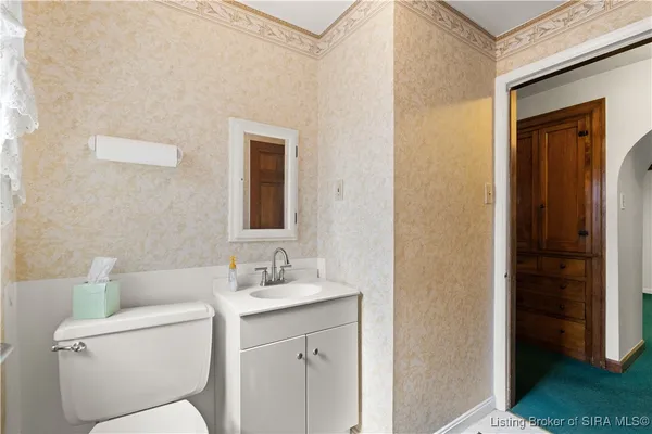 $385,000 | 1302 East 10th Street, Jeffersonville, IN 47130