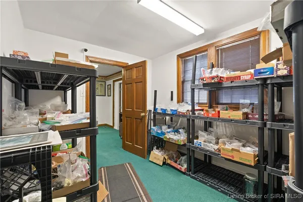 $385,000 | 1302 East 10th Street, Jeffersonville, IN 47130