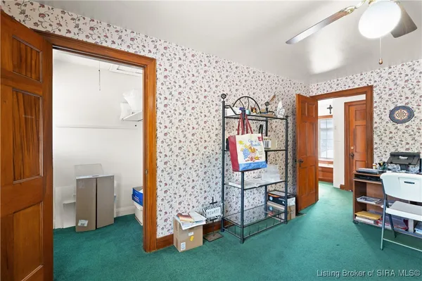 $385,000 | 1302 East 10th Street, Jeffersonville, IN 47130