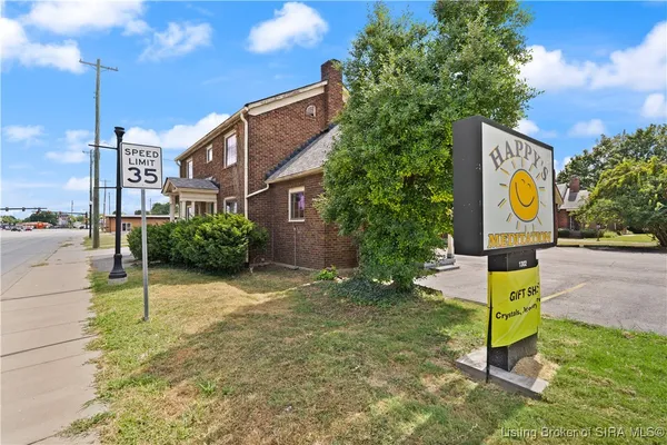 $385,000 | 1302 East 10th Street, Jeffersonville, IN 47130
