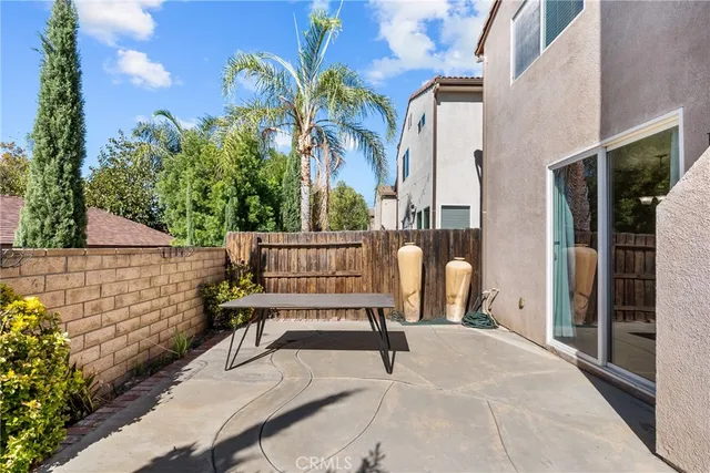 a house view with a outdoor space
