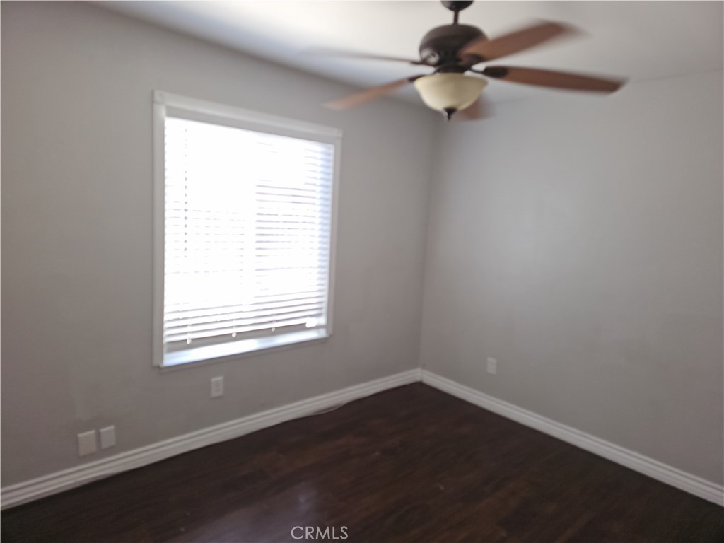 685 South Smoketree Avenue Rialto, CA 92316 - Photo 11 of 20