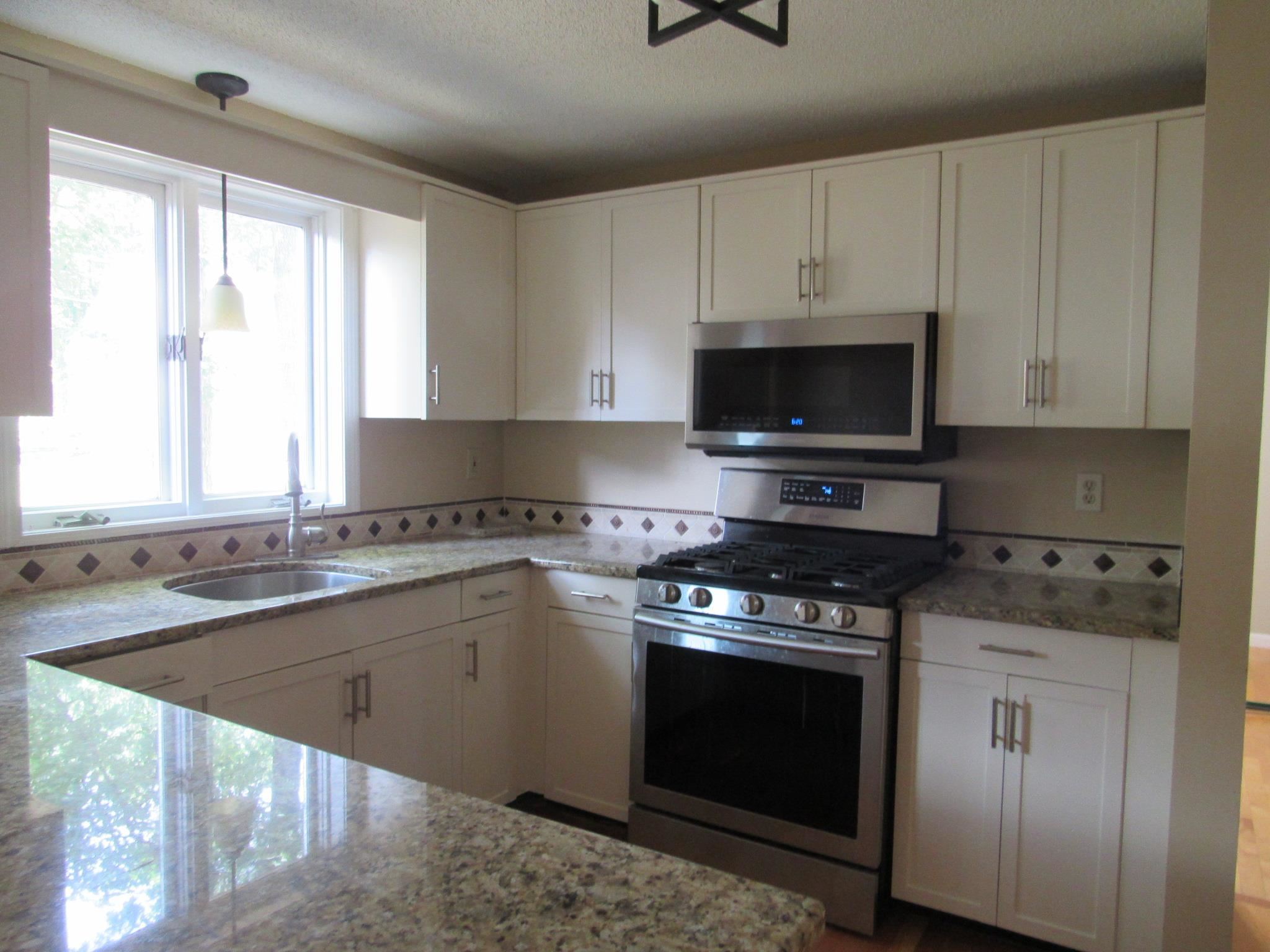 309 Fox Run Road, Unit 309 Hudson, NH 03051 - Photo 2 of 26