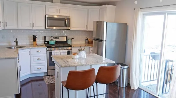 $3,300 | 104 H Street, Unit 2, Boston, MA 02127