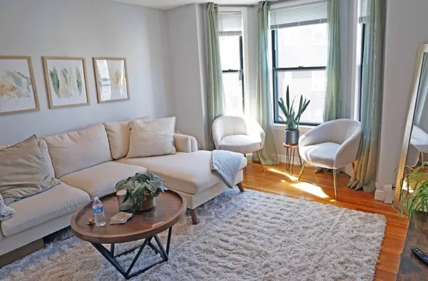 $3,300 | 104 H Street, Unit 2, Boston, MA 02127