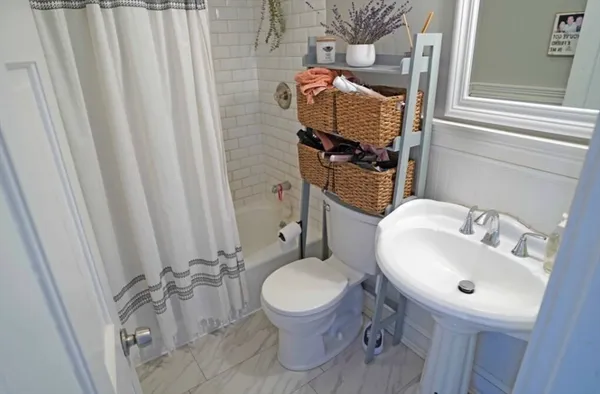 $3,300 | 104 H Street, Unit 2, Boston, MA 02127