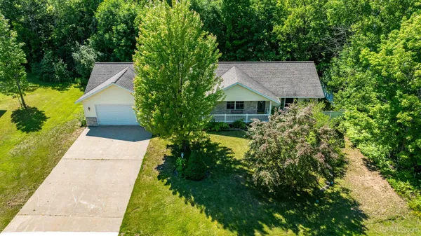 $404,000 | 1924 Sherwood Drive, Houghton, MI 49931