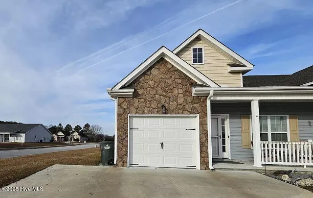 $1,700 | 2132 Remington Court, Unit A, Greenville, NC 27834