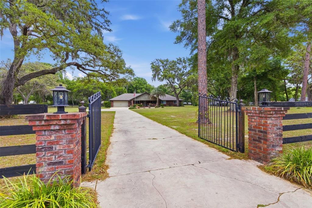 9525 Southwest 72nd Court Ocala, FL 34476 - Photo 4 of 72