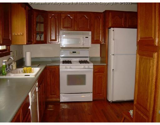3 Olive Way Elkview, WV 25071 - Photo 3 of 6 Kitchen.