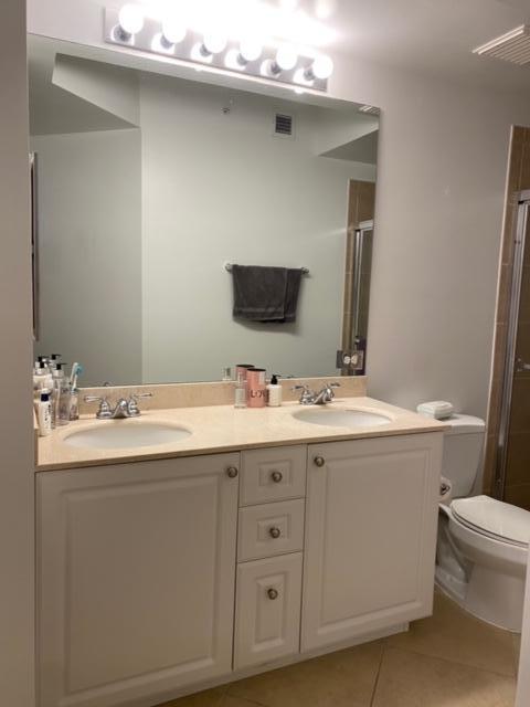 2204 Renaissance Way, Unit 204 Boynton Beach, FL 33426 - Photo 13 of 23 Bathroom 1.3