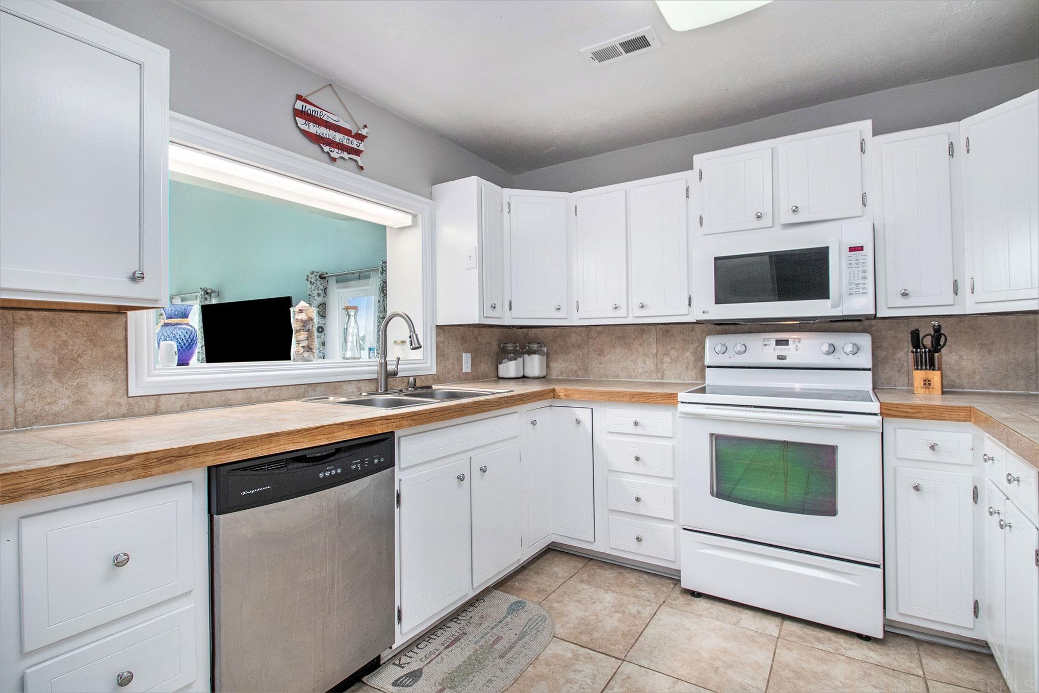 50705 East Indiana Lake Road Bristol, IN 46507 - Photo 11 of 25