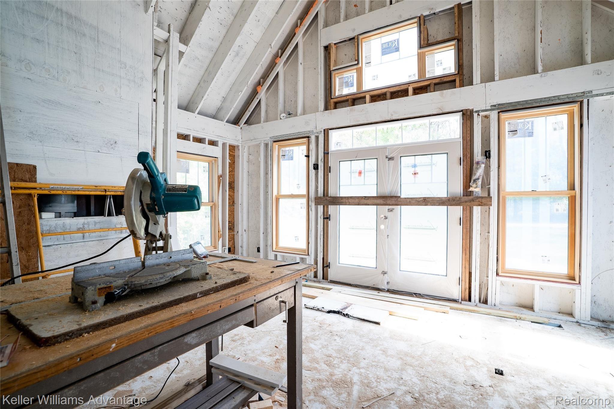 PleasantValleyRd_5403_Inside 2.jpg
