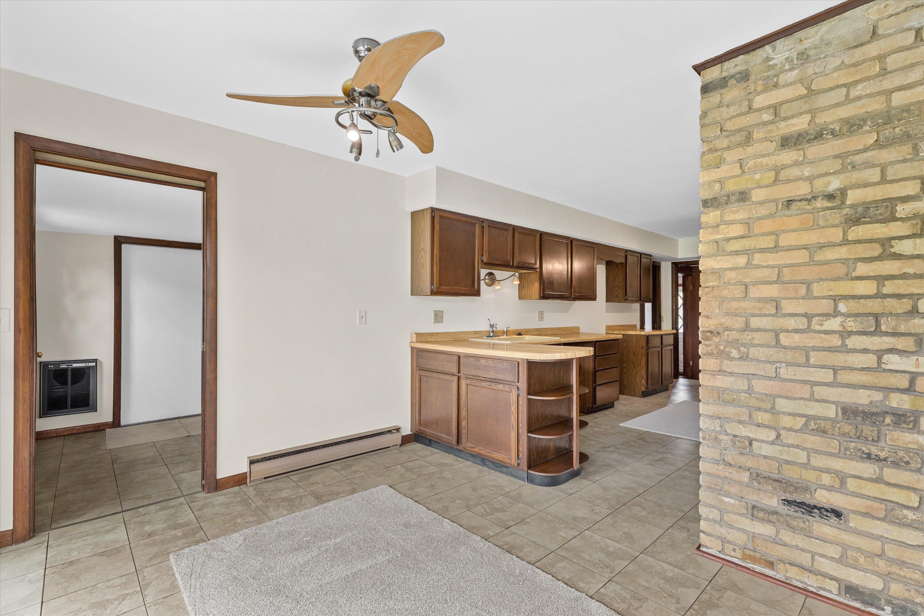 21190 Watertown Road Brookfield, WI 53045 - Photo 22 of 44 39-0G8A1848