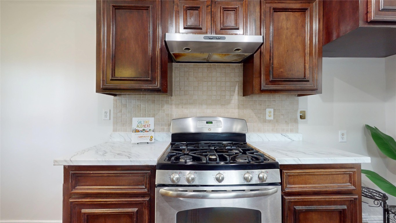 101 Eastgate Street Houston, TX 77012 - Photo 17 of 49