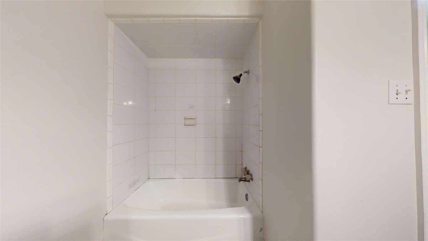 101 Eastgate Street Houston, TX 77012 - Photo 29 of 49