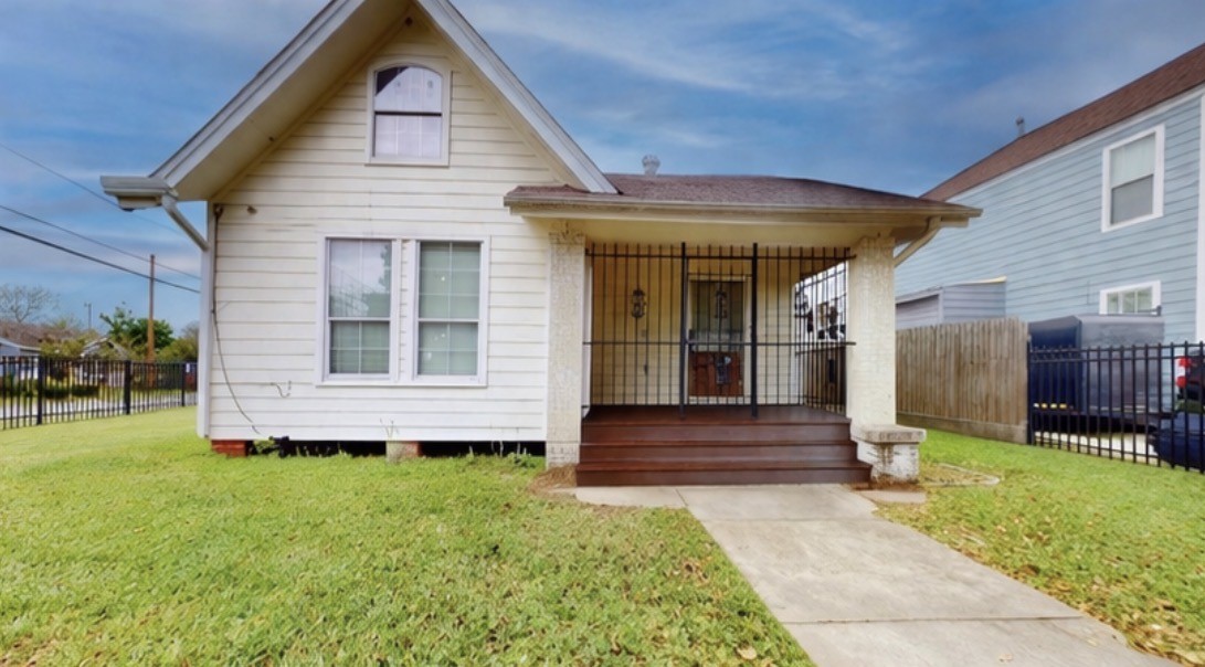 101 Eastgate Street Houston, TX 77012 - Photo 3 of 49