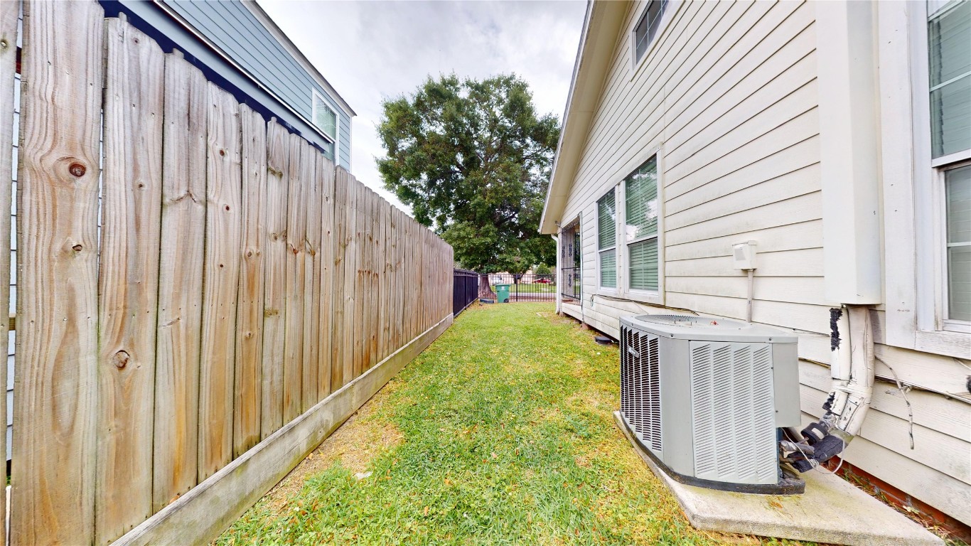 101 Eastgate Street Houston, TX 77012 - Photo 46 of 49