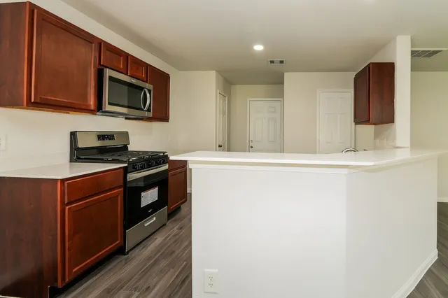 $1,950 | 5558 Latta Plantation Drive, Katy, TX 77449