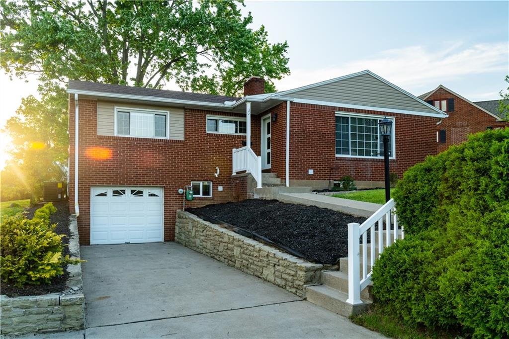 292 Orchard Spring Road Pittsburgh, PA 15220 - Photo 1 of 24 Gallery Image 1