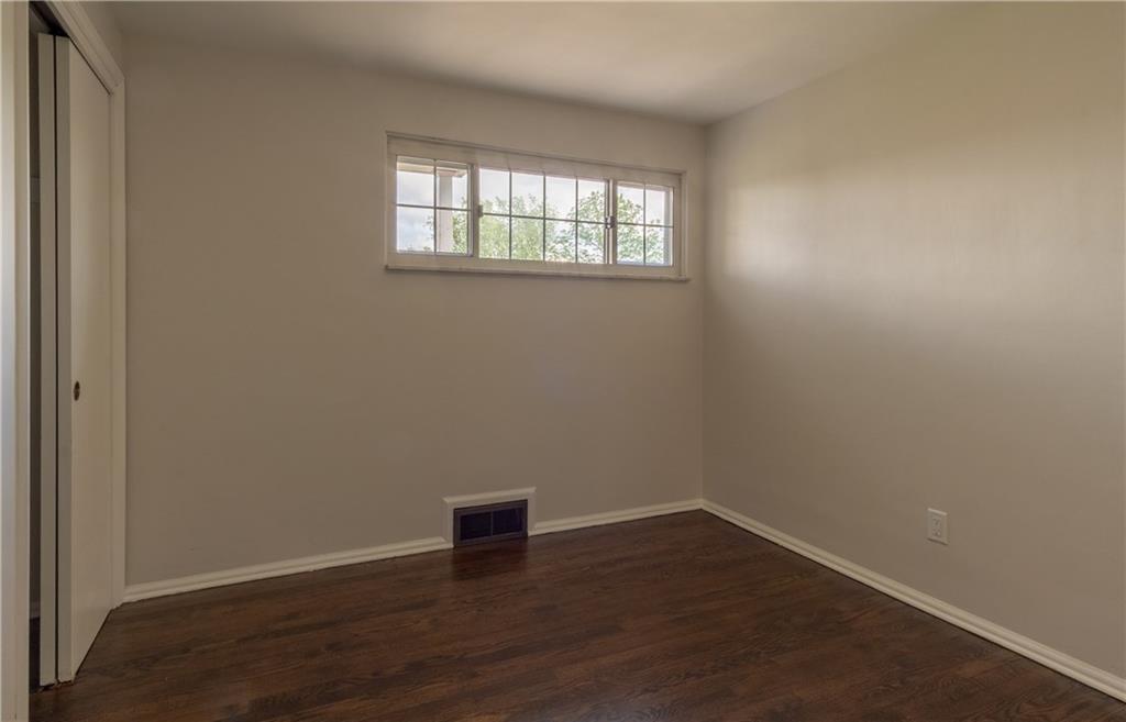 292 Orchard Spring Road Pittsburgh, PA 15220 - Photo 11 of 24 Gallery Image 11