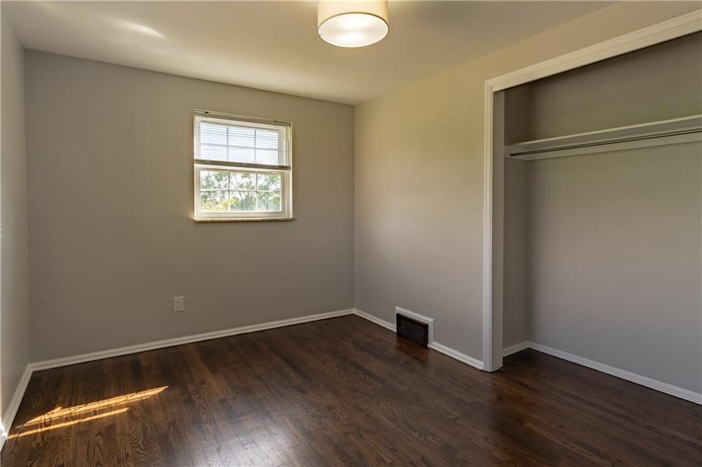 292 Orchard Spring Road Pittsburgh, PA 15220 - Photo 14 of 24 Gallery Image 14