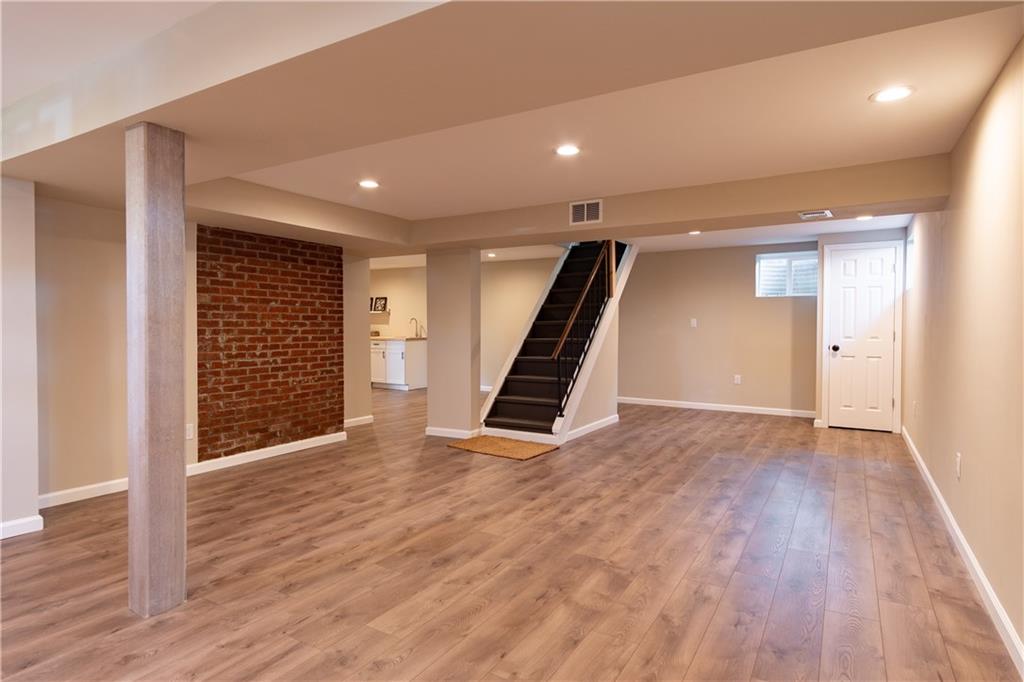 292 Orchard Spring Road Pittsburgh, PA 15220 - Photo 18 of 24 Gallery Image 18