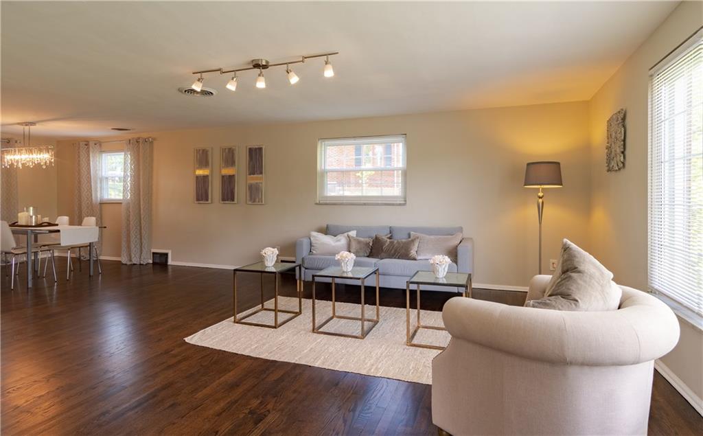 292 Orchard Spring Road Pittsburgh, PA 15220 - Photo 3 of 24 Gallery Image 3