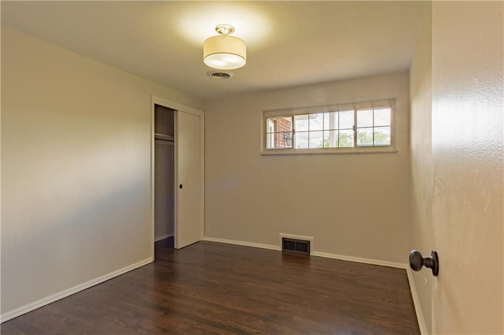 292 Orchard Spring Road Pittsburgh, PA 15220 - Photo 10 of 24 Gallery Image 10