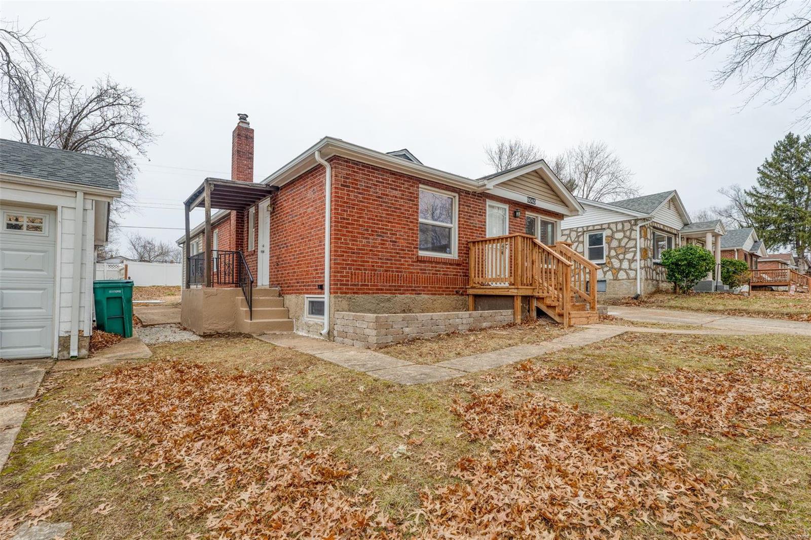 8045 Titus Road St. Louis, MO 63114 - Photo 3 of 20 Gallery Image 3