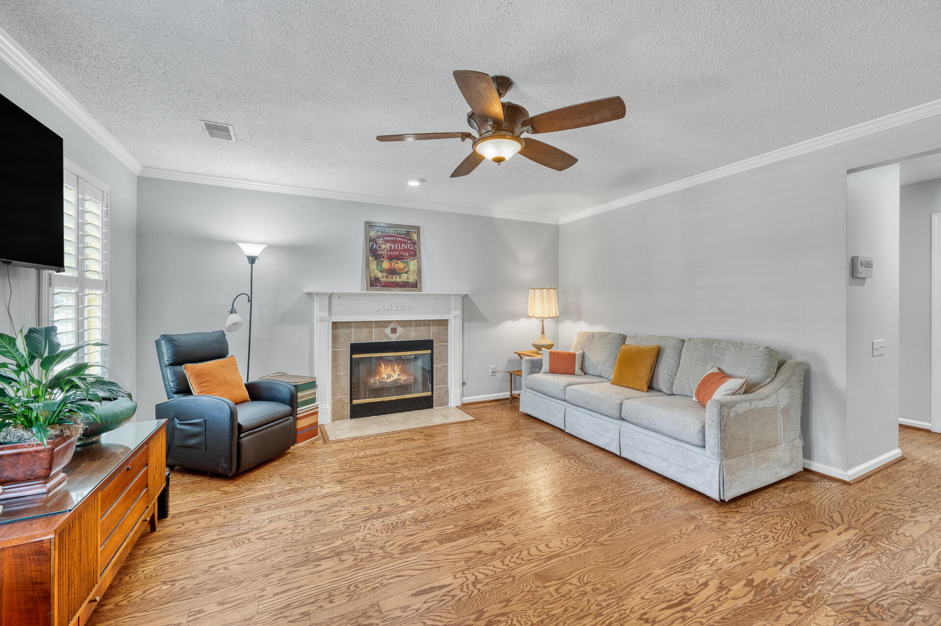 3084Queensgate-04