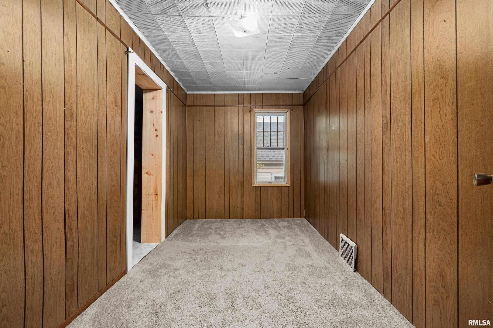 158 5th Street Silvis, IL 61282 - Photo 12 of 23 a view of hallway with windows