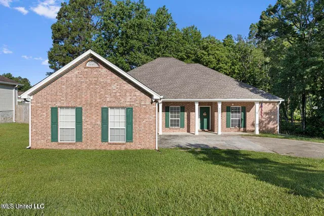 $2,600 | 6507 Shoshonee Drive, Ocean Springs, MS 39564